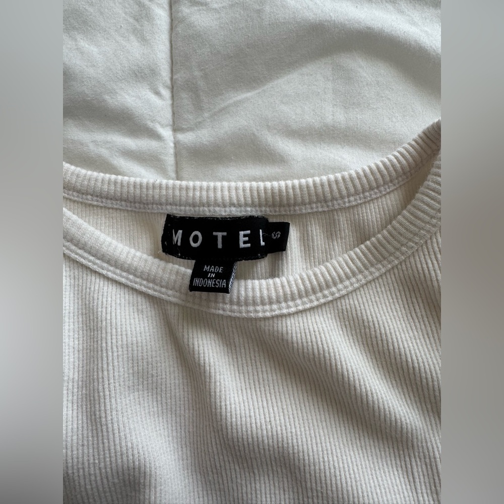 Motel Rocks Cropped Tank in White - Picture 6 of 6